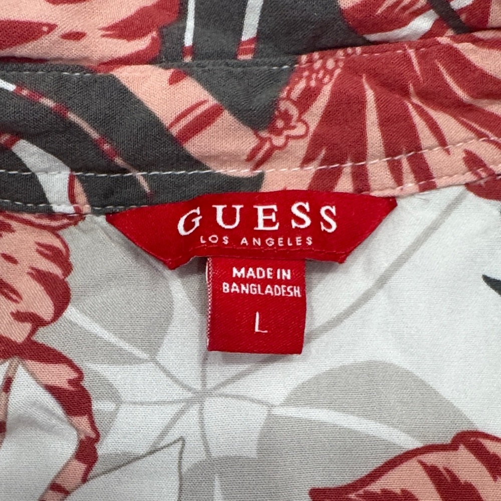 Guess Men's Red and White Floral Short-Sleeve Button-Down Shirt - Picture 2 of 5